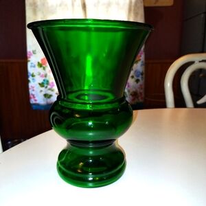 Vintage Napco Forest green Vase #1172 USA Cleveland, Ohio 8" Tall - NICE!